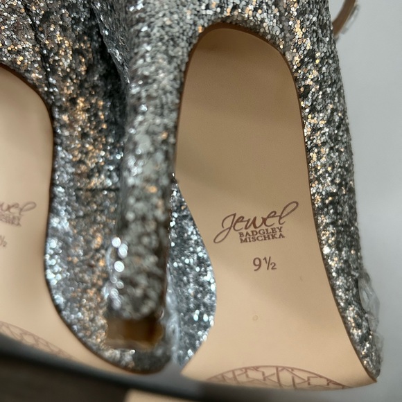 Jewel Badgley Mischka Sparkling Silver Heels, 9,5 - Picture 8 of 12